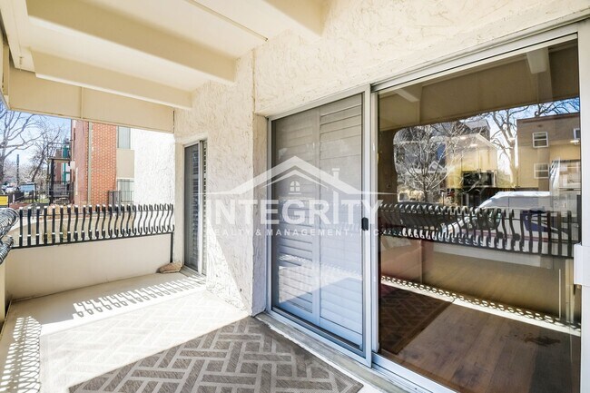 Building Photo - 1365 Columbine St