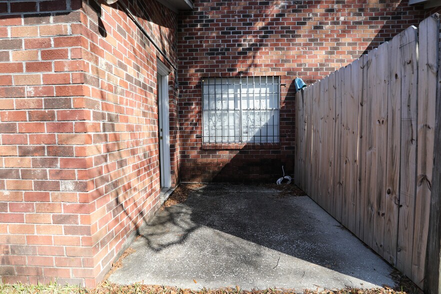 Building Photo - 519 Parkdale Dr