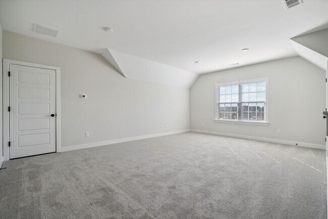 Building Photo - 512 Mount Ivy Dr