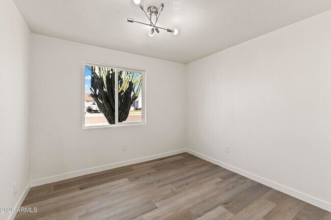Building Photo - 3763 E Evans Dr