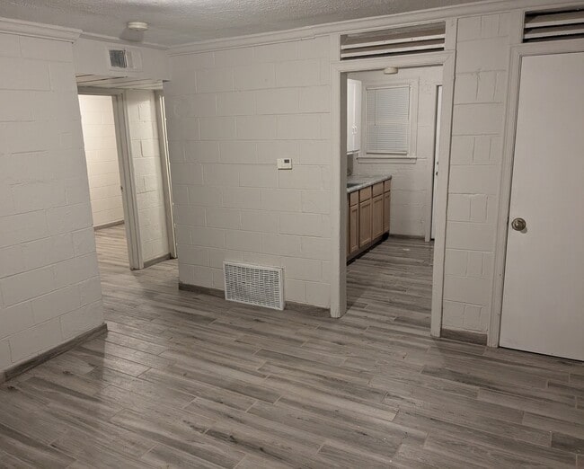 Building Photo - 2945 Schofield Ave