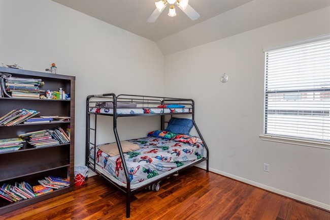 Building Photo - 6706 Ashworth Dr