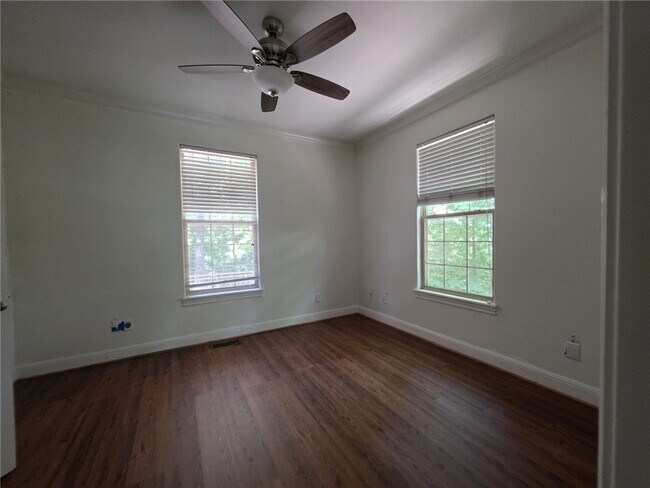 Building Photo - 73 Pimlico Dr