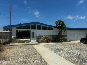 Building Photo - 821 E Stroube St