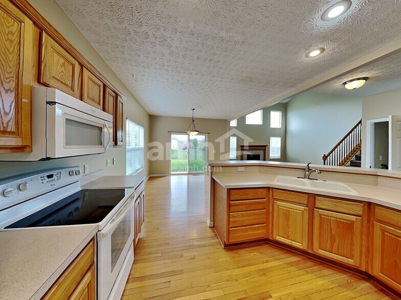 Building Photo - 10136 Corona Ln