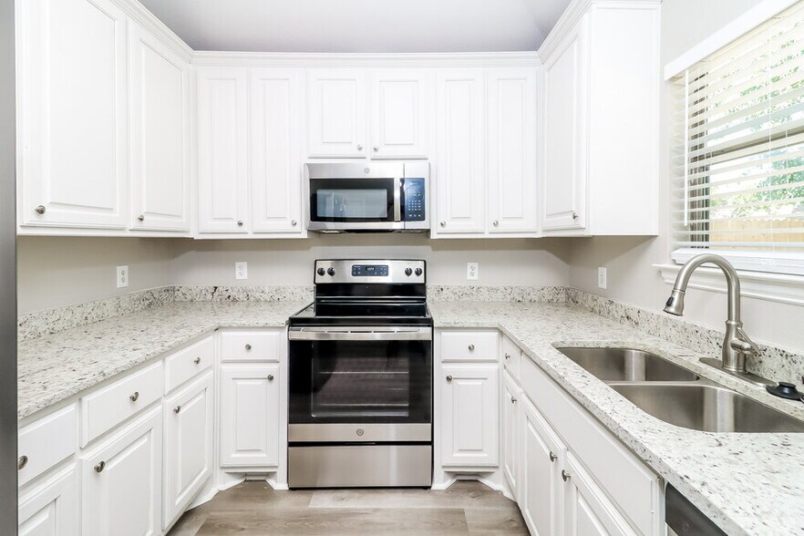 Building Photo - 9312 Aubree Ct