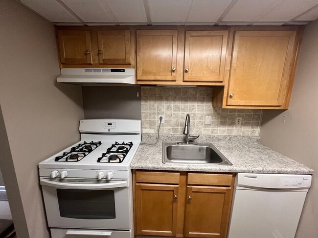 Building Photo - Great Berkshire Estates Condo, Wyomissing, PA