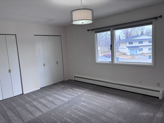 Building Photo - Beautiful 3 Bed/2 Bath Townhome in South Anchorage!
