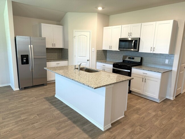 Building Photo - 211 Wirecrested Dr