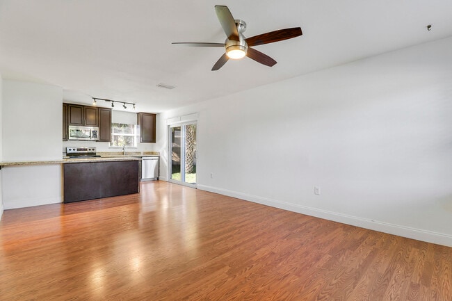 Building Photo - 6264 Allen St