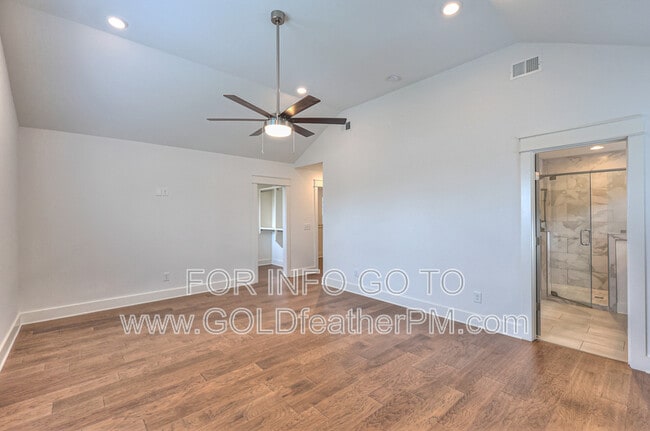 Building Photo - 253 Riverside Dr