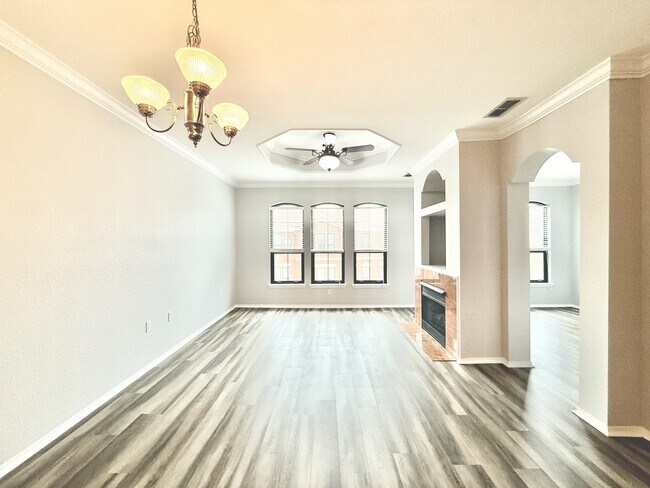 Building Photo - 2725 Via Cipriani