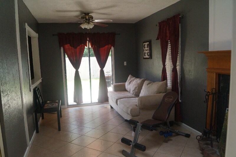 Building Photo - 2169 Estate Cir