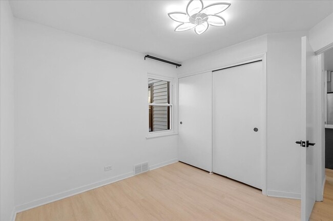 Building Photo - 1335 Marengo Ave