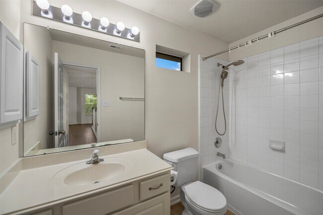 Building Photo - 11515 Timberly Park Ln