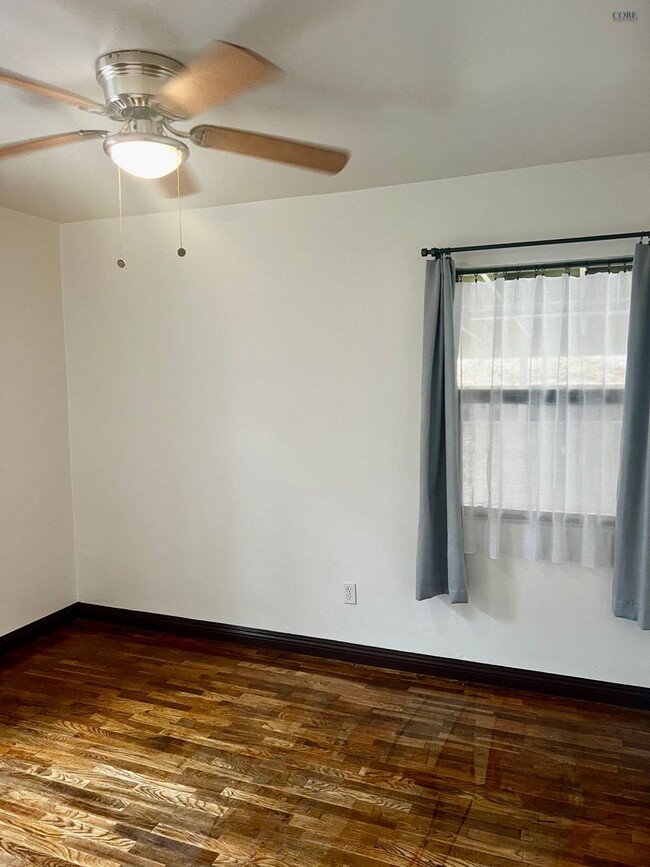 Building Photo - Hidden Gem with Views! 2 bedroom, 1 bathroom