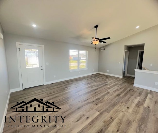 Building Photo - Newly Built Modern Style Single Family Home!