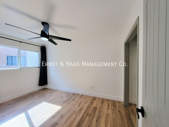 Building Photo - Beautifully Remodeled 2 Story Townhome wit...