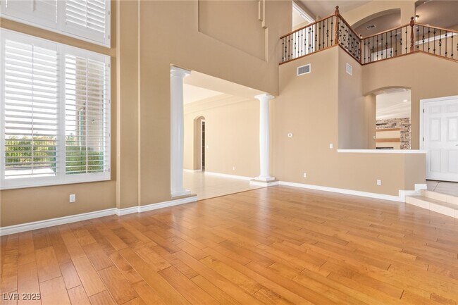 Building Photo - 9805 Queen Charlotte Dr