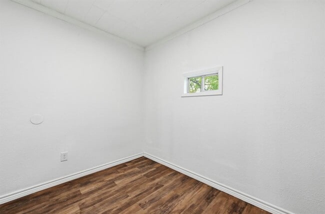 Building Photo - 5104 Spruce Cove