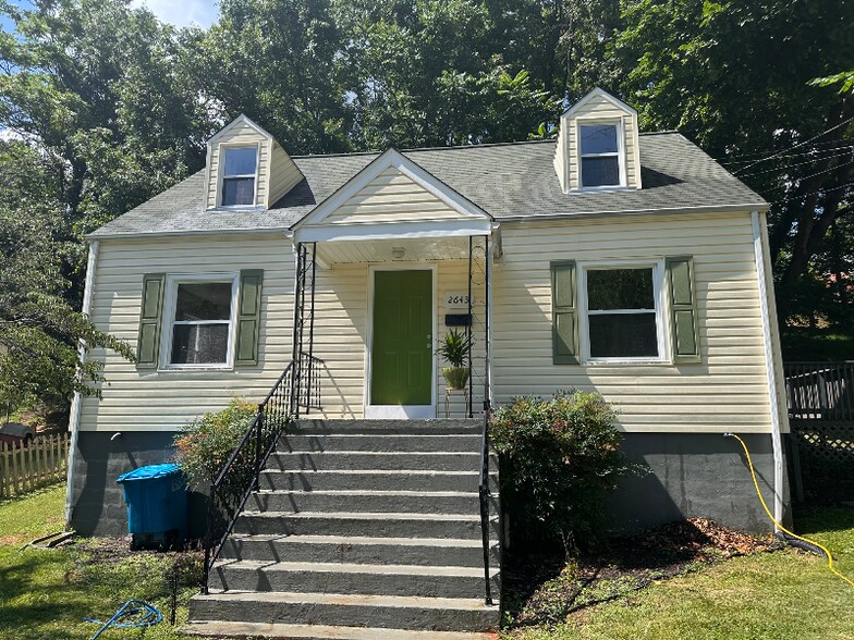 Primary Photo - 2643 Lansing Dr SW
