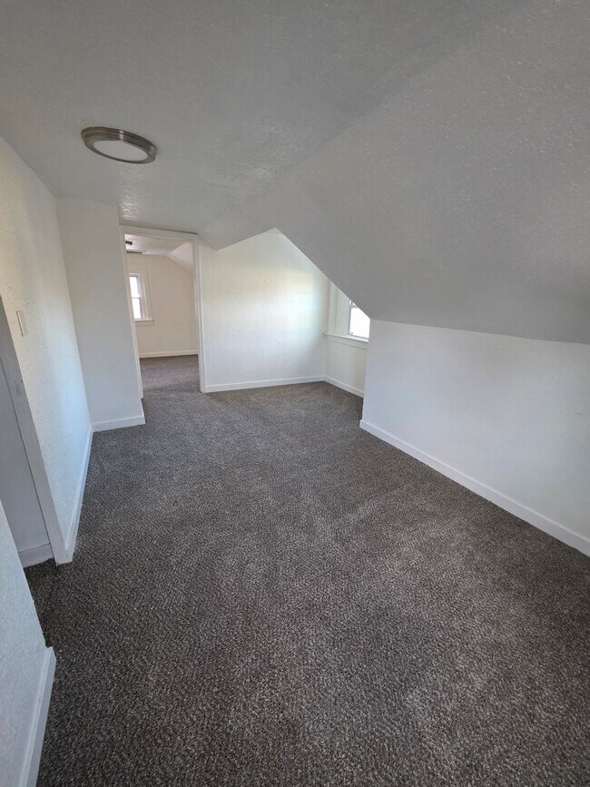 Building Photo - 854 Mildred Ave