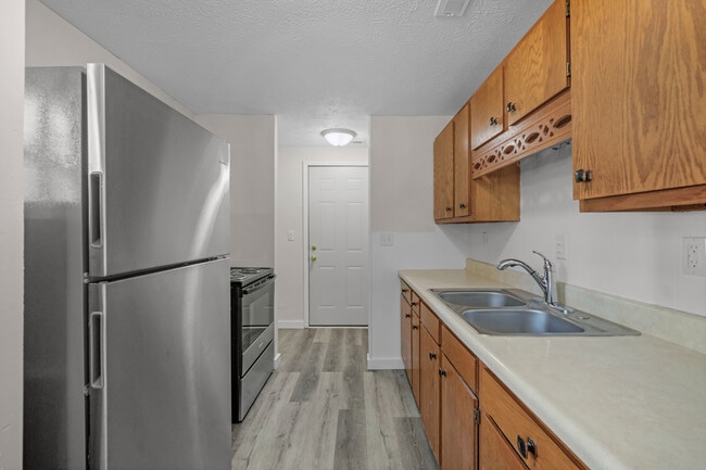 Building Photo - 5602 Arrowhead Blvd