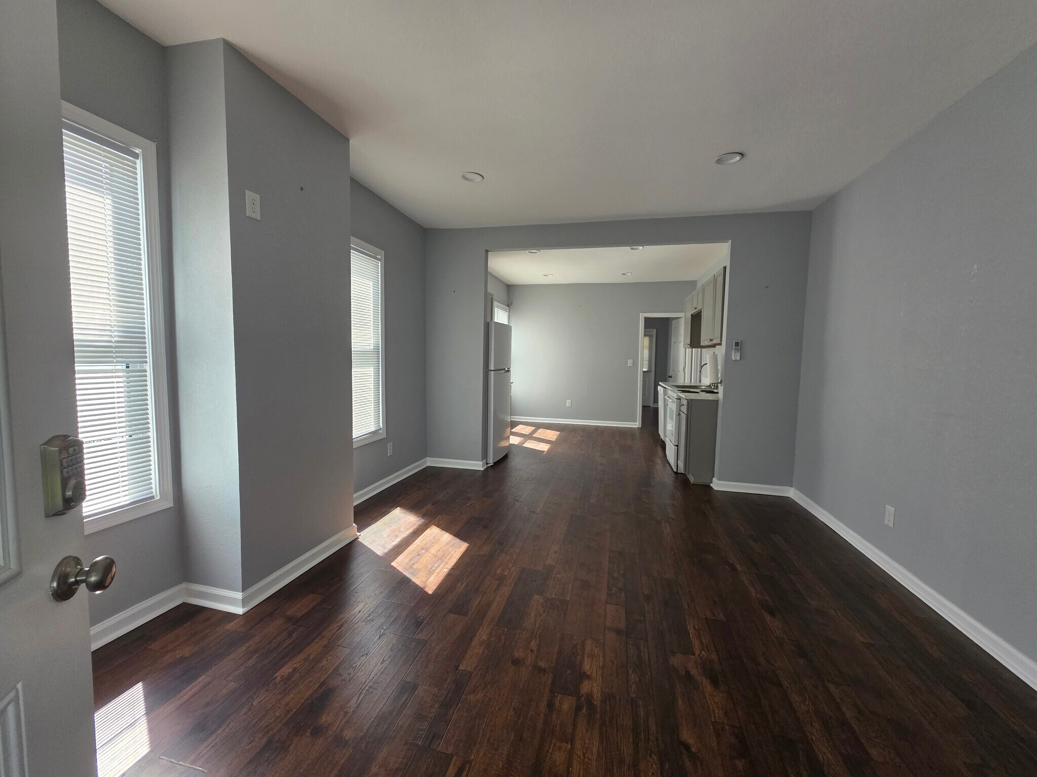Building Photo - 703 1st St