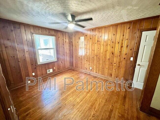 Building Photo - 3727 Maybank St