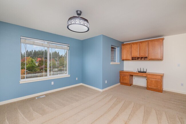Building Photo - Beautiful Craftsman home available for ren...