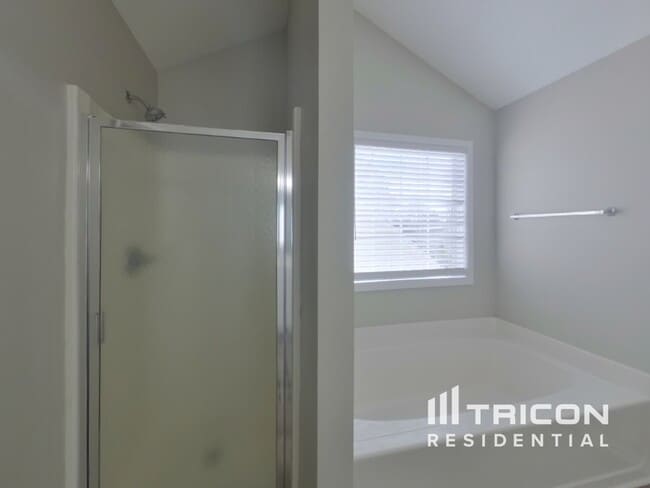Building Photo - 324 Archway Ct