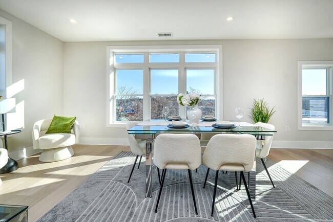 Building Photo - 62 Foundry St