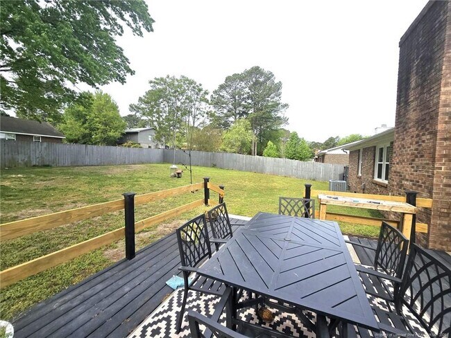 Building Photo - 6873 Brasswood Dr