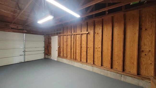 Building Photo - 237 Lancaster Ave