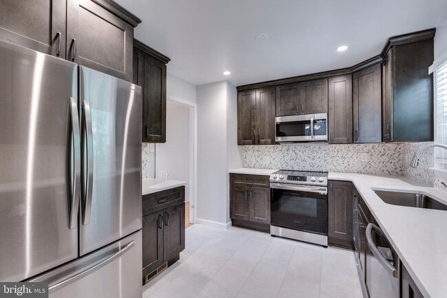 Building Photo - 9808 Brixton Ln