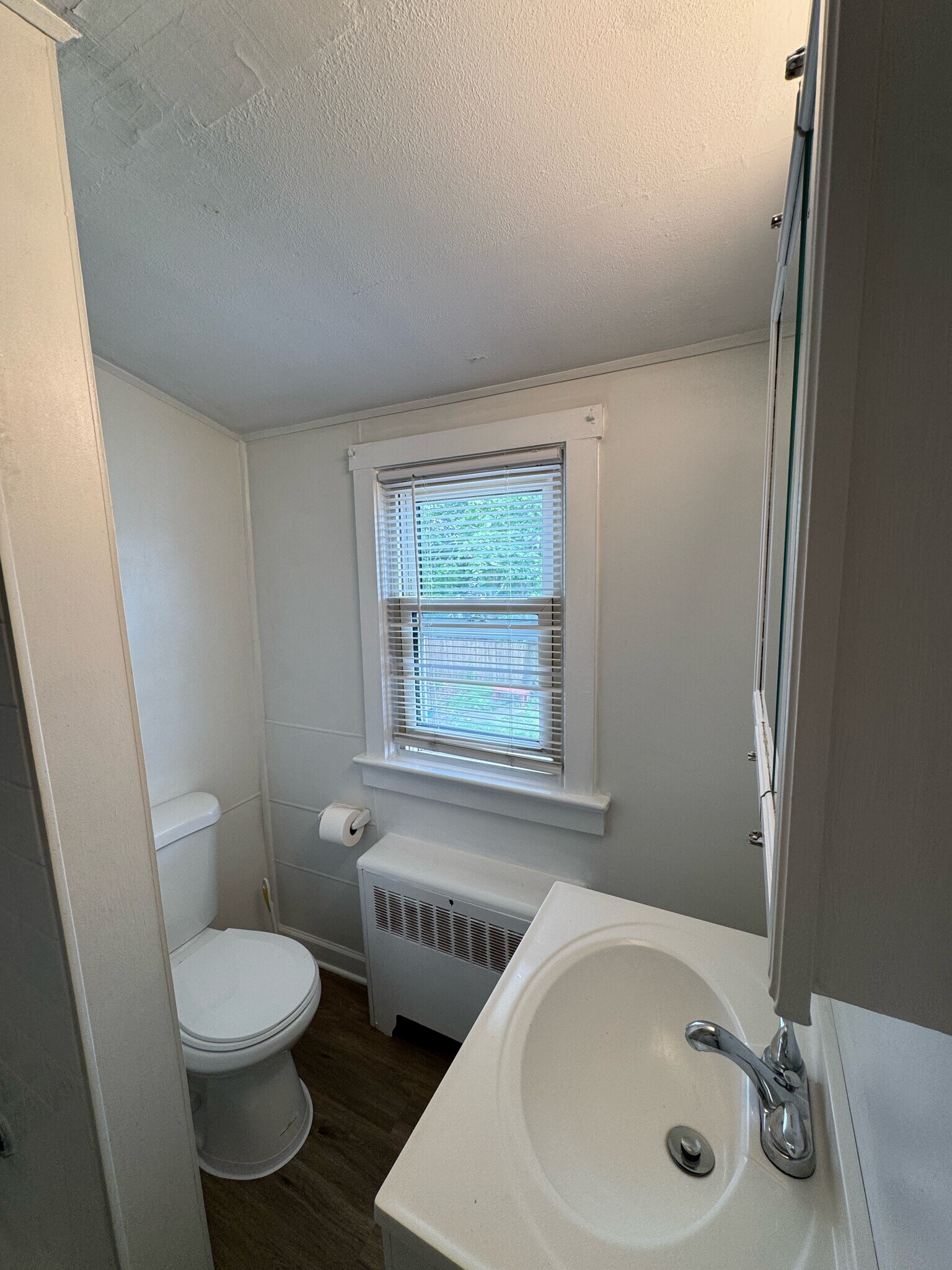 Building Photo - 1316 Maple Ave