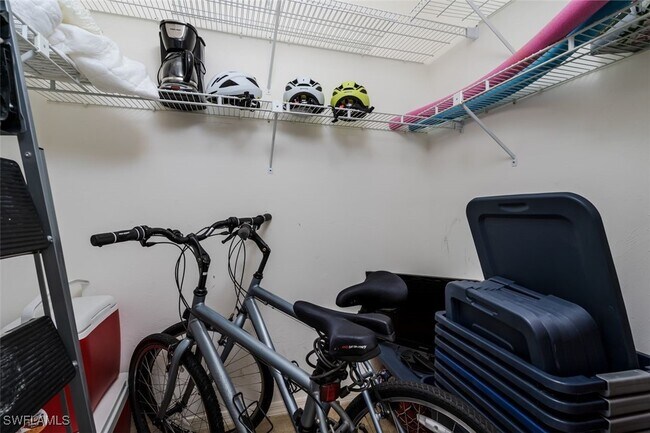 Building Photo - 6545 Valen Way