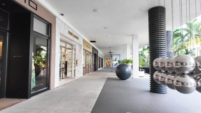 Building Photo - 18021 Biscayne Blvd