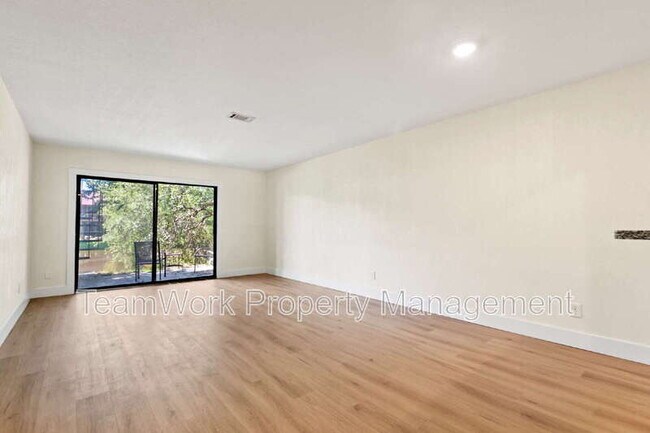 Building Photo - 8483 Yadkin Cir