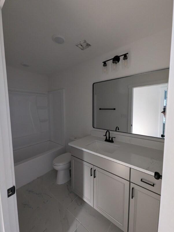 Building Photo - 2105 Vista Rosa