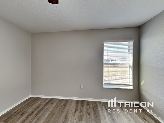 Building Photo - 495 Majestic Gardens Blvd