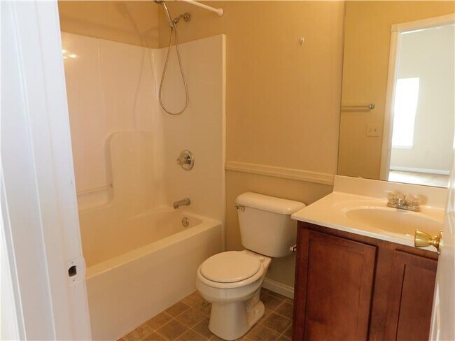 Building Photo - 1206 Carthage Dr