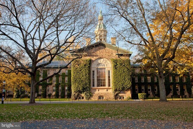 Building Photo - 45 Spring St