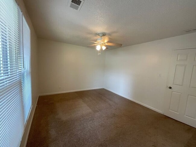 Building Photo - 3018 Dale Ct