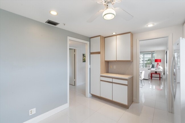 Building Photo - 3300 S Ocean Blvd