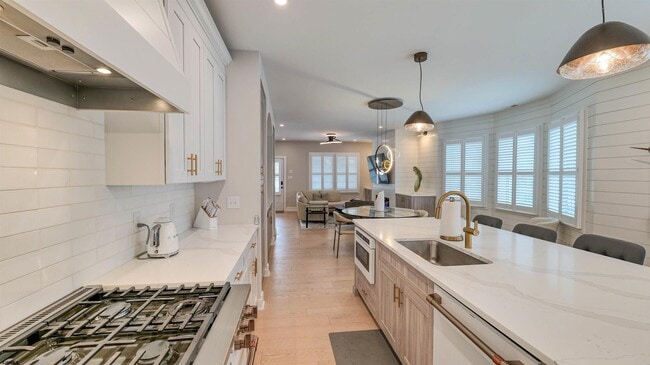 Building Photo - 6223 Winchester Ave