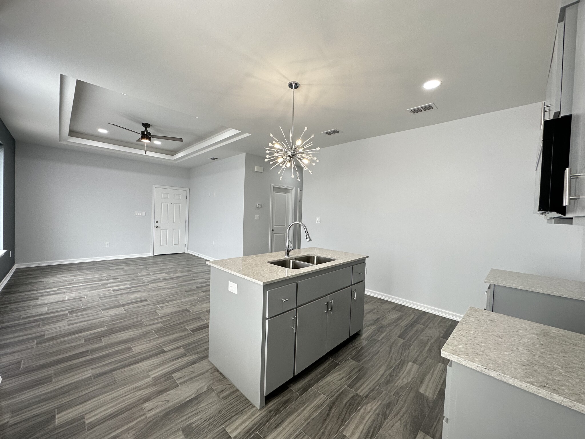 Building Photo - 3924 Las Vistas Ln