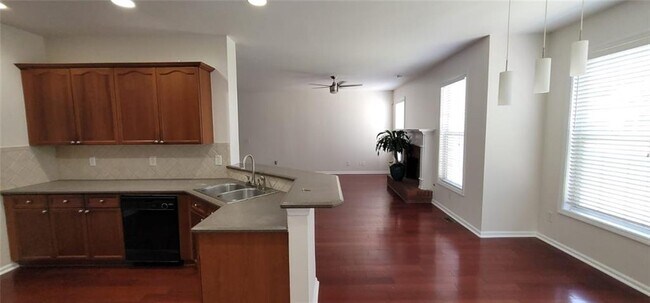 Building Photo - 2960 Barimore Pl