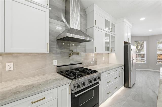 Building Photo - 4433 English Oak Dr