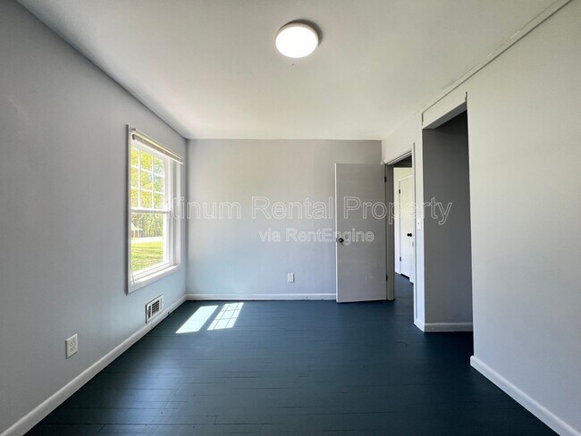 Building Photo - 2170 Beech Valley Dr